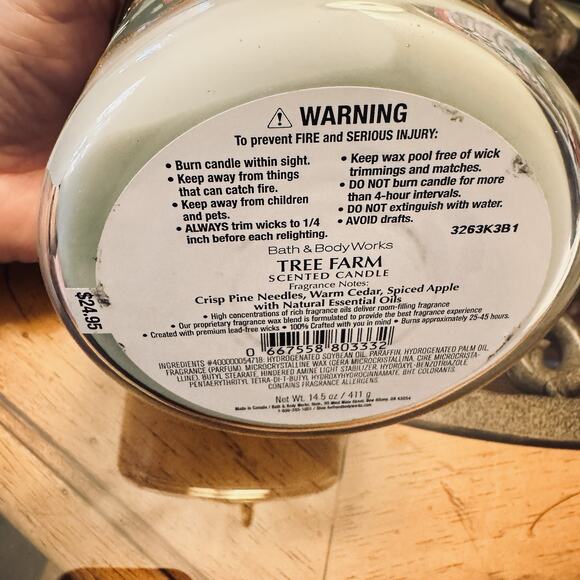 BATH & BODY WORKS WHITE BARN TREE FARM 3 WICK 14.5 OZ SCENTED CANDLE - Picture 5 of 5